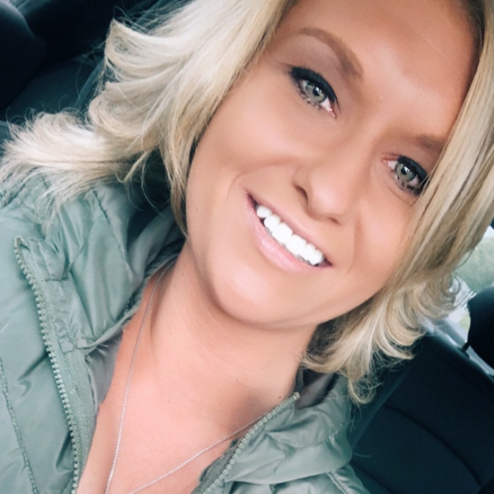 Meet your Posher, Becca
